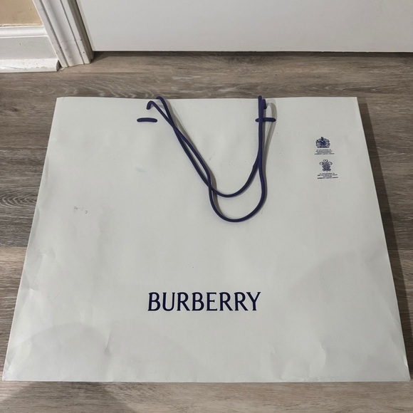 Burberry Shopping Bag Authentic 18x21 - Picture 1 of 3